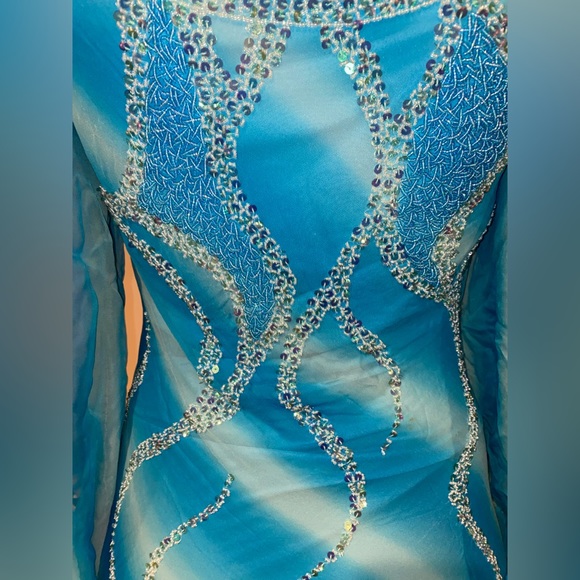 Beaded dress - Picture 4 of 9